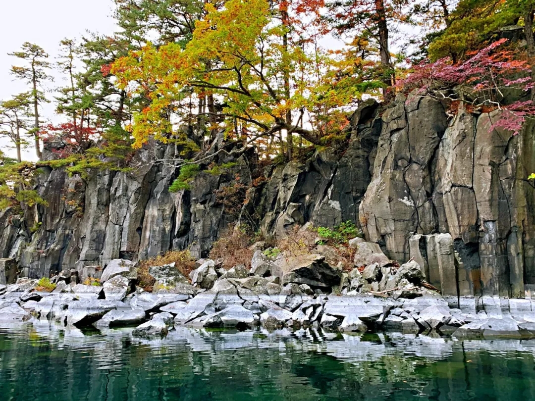 在青森开启自然之旅 看湖光山色 漫步茂密森林