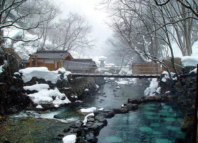 百年汤屋，千与千寻--群马温泉