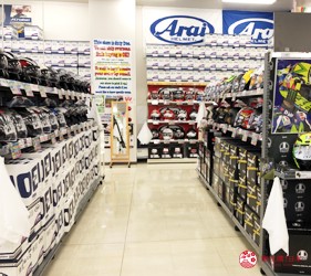 必逛大阪机车用品店「Bike World」：离关西机场仅一站，安全帽产品齐全还可退税！