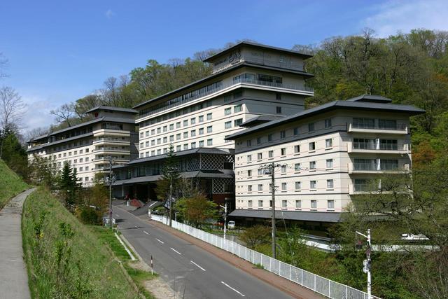 雪与汤的浪漫，北海道的这些绝美温泉满足你对日式温泉的所有幻想